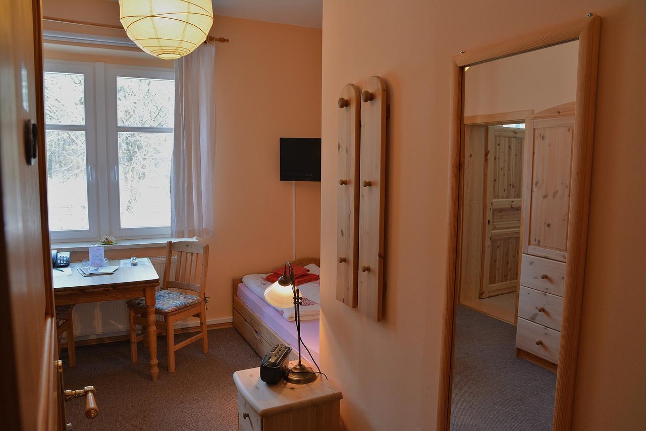 Landgasthof Alter Bahnhof Hotel Heyerode Екстериор снимка